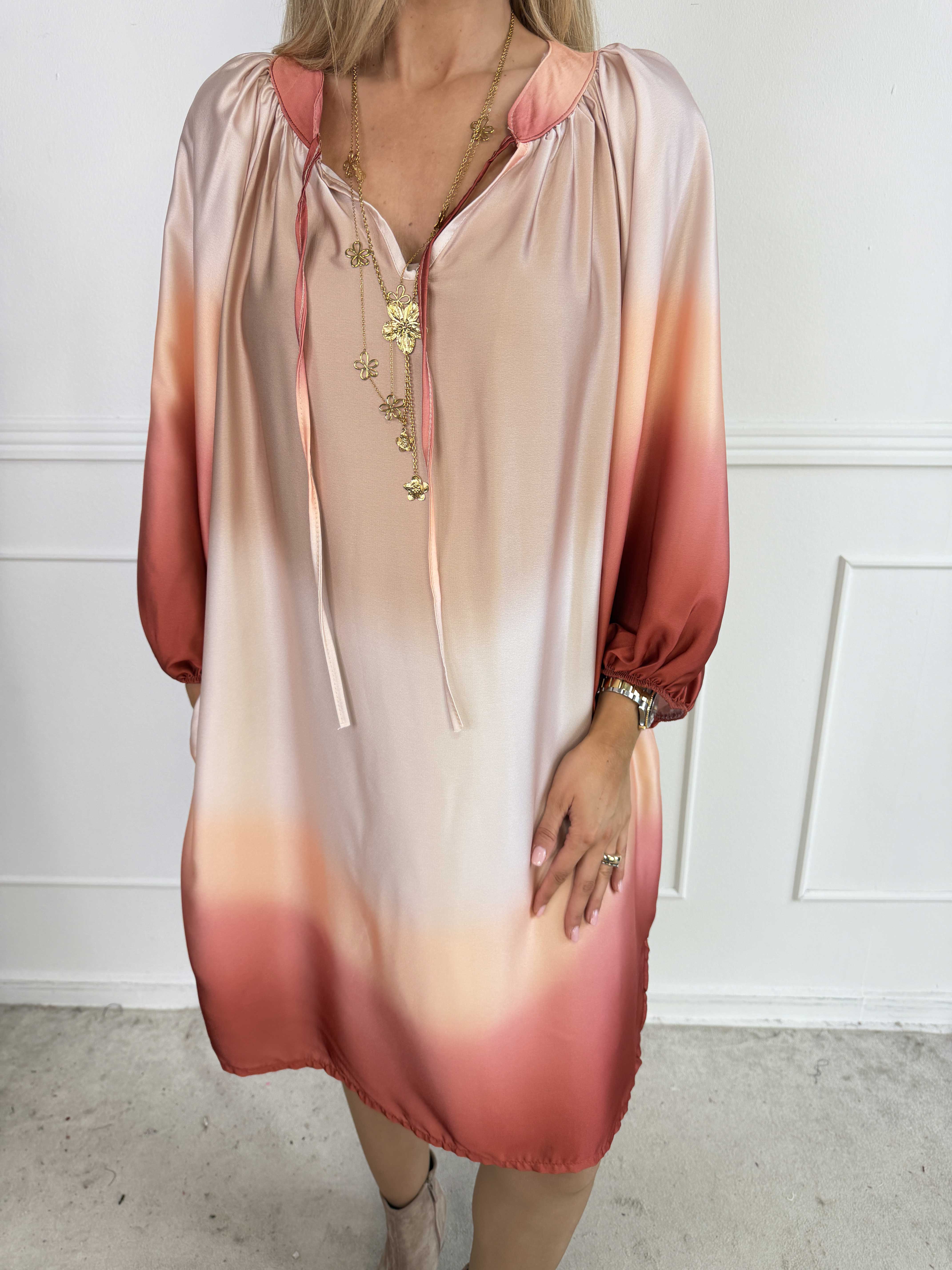 Amidala Batik - Elegant tunikaklänning i batikmönster med fickor